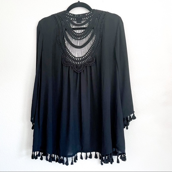 AUGUST SILK Black Boho Fringe Kimono - Picture 5 of 9